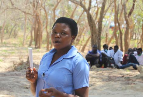 Tandule Chilenge giving a speech in appreciation of the donation