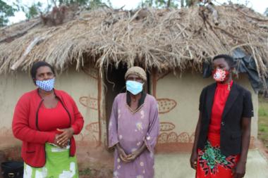 Chipeta (Centre) with leaders of Khosolo Women Forum